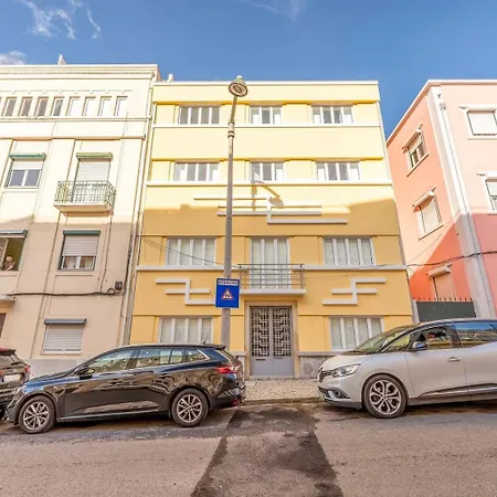 Appartamento Guestready - A Pleasant In The Centre Lisbona