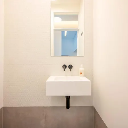 아파트 Guestready - A Pleasant In The Centre 리스본